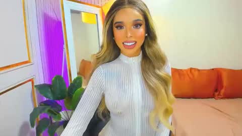 Snapshot of asiandiamond69 chatting on 10.19.25 elizabeth arden online show from 10.19.25