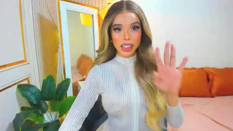 Snapshot of asiandiamond69 chatting on 10.29.25 elizabeth arden online show from 10.29.25