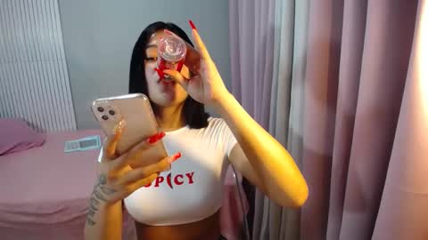 Snapshot of asiangirl_rhian chatting on 12.06.24 goddes rhian online show from 12.06.24