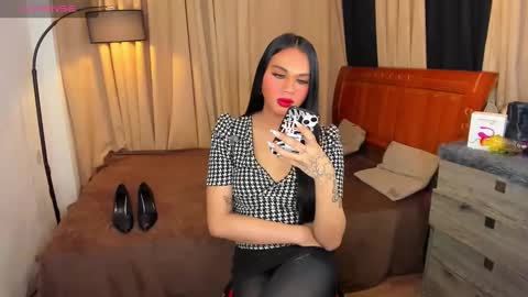 Snapshot of asianhugecockjulia1 chatting on 12.26.24 JULIA online show from 12.26.24