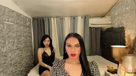 Snapshot of asianhugecockjulia1 chatting on 12.27.24 JULIA online show from 12.27.24