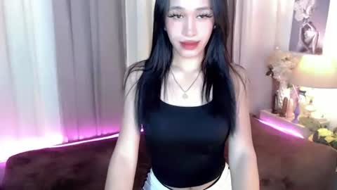 Snapshot of asianpetite_ivy chatting on 09.28.25 asianpetite_ivy online show from 09.28.25