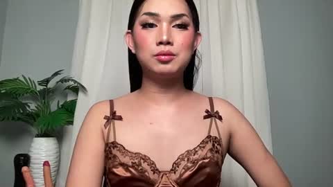 Snapshot of asiansweet_lily chatting on 06.24.26 Lily online show from 06.24.26