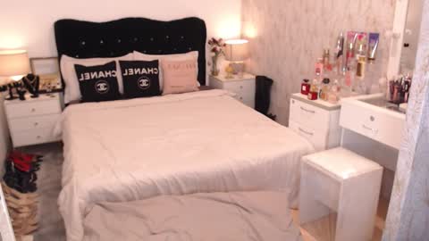 Kylie online show from 02.20.25