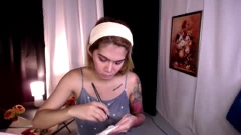 Snapshot of asiantskatie chatting on 12.25.24 katie online show from 12.25.24
