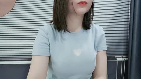 Snapshot of asiasweety chatting on 09.24.25 SoHye online show from 09.24.25