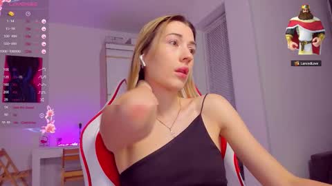 Caroline online show from 09.26.25