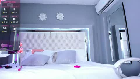 A S L Y   S A N D E R online show from 10.31.25