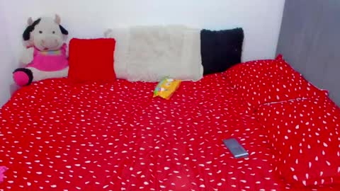 instagramsoofiaa giraldo online show from 02.12.25