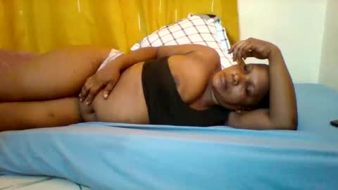 Snapshot of assqueen4 chatting on 03.10.25 FLORAH DANIEL online show from 03.10.25