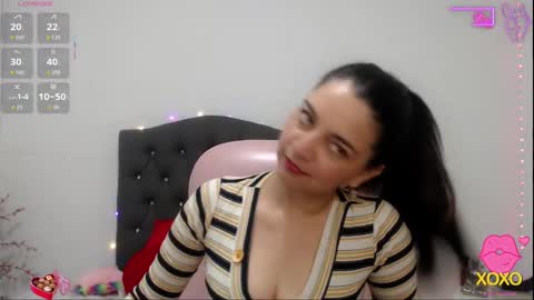 Snapshot of astrolover_ chatting on 10.08.25 camila  online show from 10.08.25