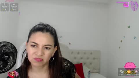 Snapshot of astrolover_ chatting on 10.20.25 camila  online show from 10.20.25