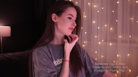 Snapshot of asuna_niiya chatting on 03.01.25 Asuna Niiya - online show from 03.01.25