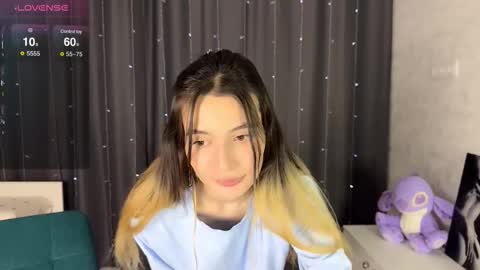 Snapshot of asya_foxy chatting on 10.18.25 Asya online show from 10.18.25