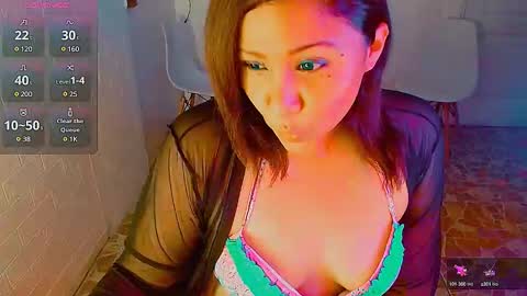 Snapshot of atenas18022 chatting on 01.10.25 Xixi2024 online show from 01.10.25