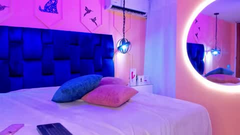 Snapshot of atenea_cute21 chatting on 12.12.24 Athenea online show from 12.12.24