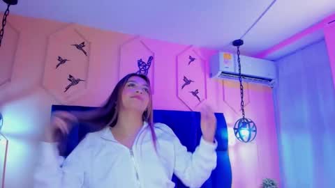 Snapshot of atenea_cute21 chatting on 01.28.25 Athenea online show from 01.28.25