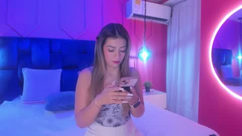 Snapshot of atenea_cute21 chatting on 09.09.25 Athenea online show from 09.09.25