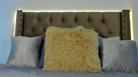 Atenea Hank online show from 01.05.25