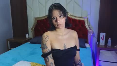 Snapshot of atenea_sky_ chatting on 10.23.25 Athenea sky  online show from 10.23.25