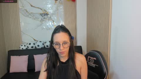 Snapshot of athenaa_tay chatting on 07.01.26 Atenea online show from 07.01.26