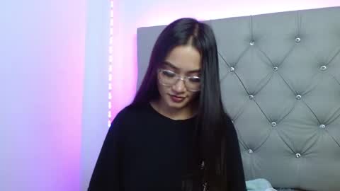 Snapshot of atheneaaa_ chatting on 10.17.25 Athenea online show from 10.17.25