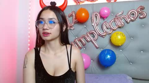 Snapshot of atheneaaa_ chatting on 10.31.25 Athenea online show from 10.31.25