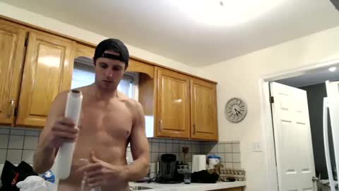 Snapshot of athleteguy55555 chatting on 03.05.25 tommycb55555 online show from 03.05.25