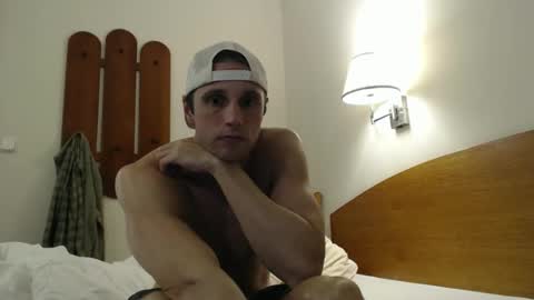 Snapshot of athleteguy55555 chatting on 10.12.25 tommycb55555 online show from 10.12.25