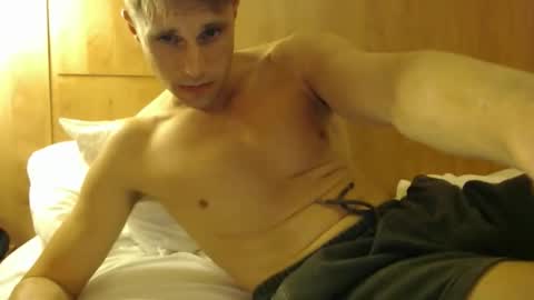 Snapshot of athleteguy55555 chatting on 10.19.25 tommycb55555 online show from 10.19.25