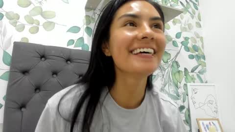 Snapshot of atilana_diaz chatting on 12.27.24 Atilana Diaz online show from 12.27.24