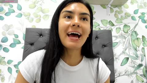 Snapshot of atilana_diaz chatting on 12.30.24 Atilana Diaz online show from 12.30.24