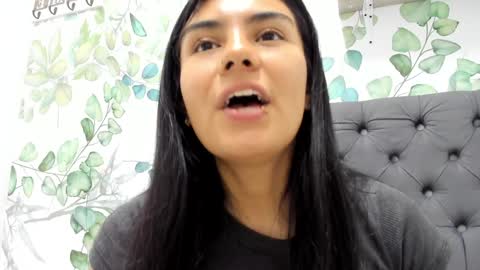 Snapshot of atilana_diaz chatting on 12.31.24 Atilana Diaz online show from 12.31.24
