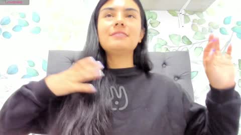 Snapshot of atilana_diaz chatting on 01.11.25 Atilana Diaz online show from 01.11.25