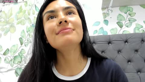 Snapshot of atilana_diaz chatting on 01.14.25 Atilana Diaz online show from 01.14.25