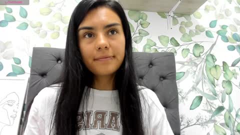 Snapshot of atilana_diaz chatting on 01.15.25 Atilana Diaz online show from 01.15.25