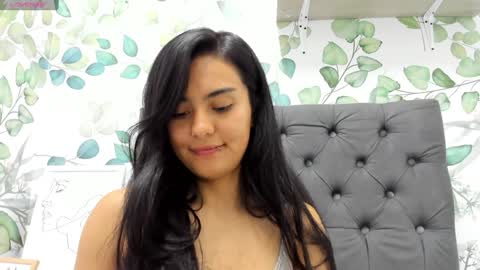 Snapshot of atilana_diaz chatting on 01.21.25 Atilana Diaz online show from 01.21.25