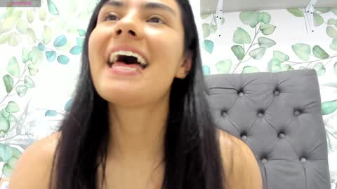 Snapshot of atilana_diaz chatting on 01.27.25 Atilana Diaz online show from 01.27.25