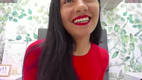 Snapshot of atilana_diaz chatting on 02.14.25 Atilana Diaz online show from 02.14.25
