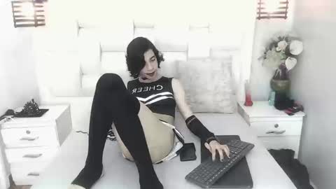 Snapshot of atley_dolly_ chatting on 09.10.25 ATLEY online show from 09.10.25