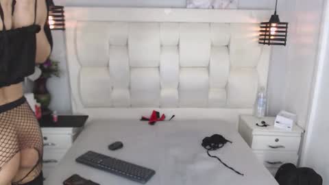 Snapshot of atley_dolly_ chatting on 10.24.25 ATLEY online show from 10.24.25