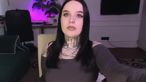 online every day between 10am-23pm online show from 04.10.26