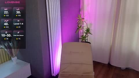 Eve or Dora the Sexplorer D online show from 10.22.25