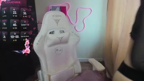 Snapshot of audreyykim chatting on 04.13.26 Audrey online show from 04.13.26