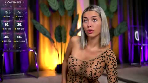 Isabella online show from 09.18.25