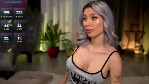 Isabella online show from 04.21.26