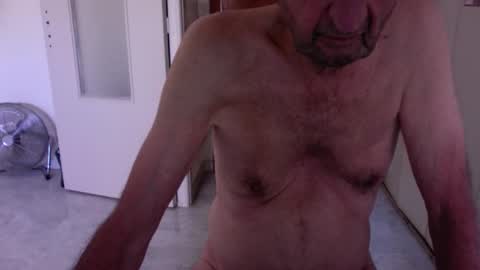 Snapshot of auguste688483 chatting on 05.29.26 auguste688483 online show from 05.29.26