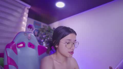 aura_rouss online show from 11.01.25