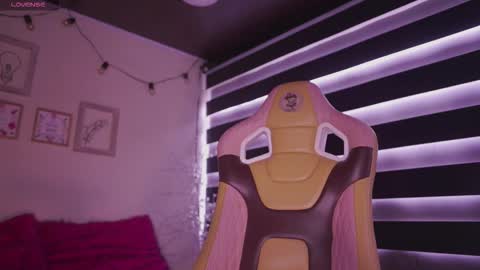 aura_rouss online show from 11.15.25