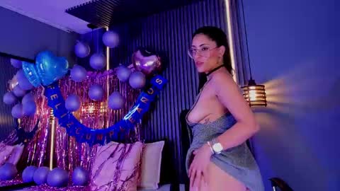 Aura online show from 03.11.25